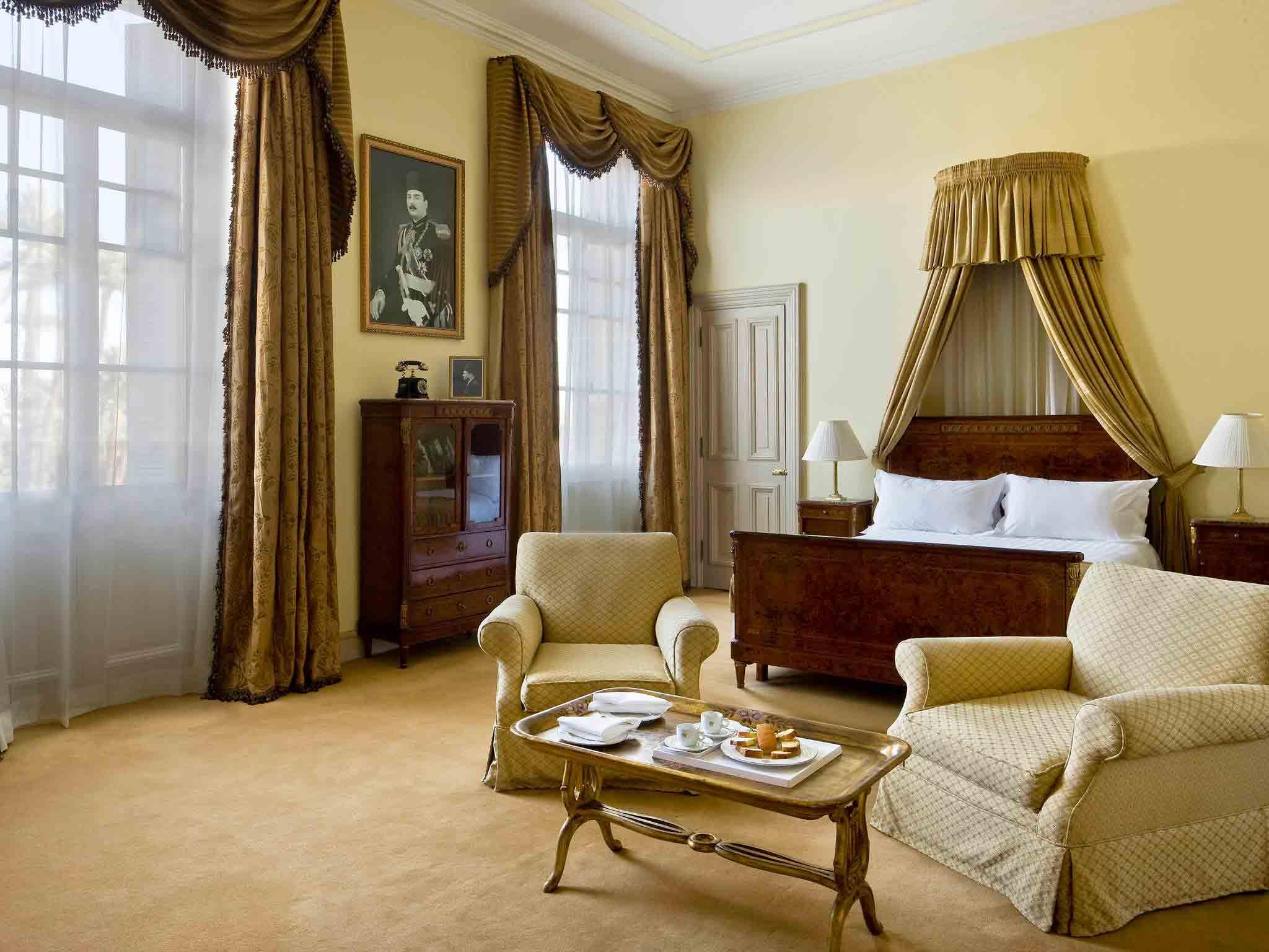 Pavillon Winter Luxor Hotel Bagian luar foto A suite at the hotel