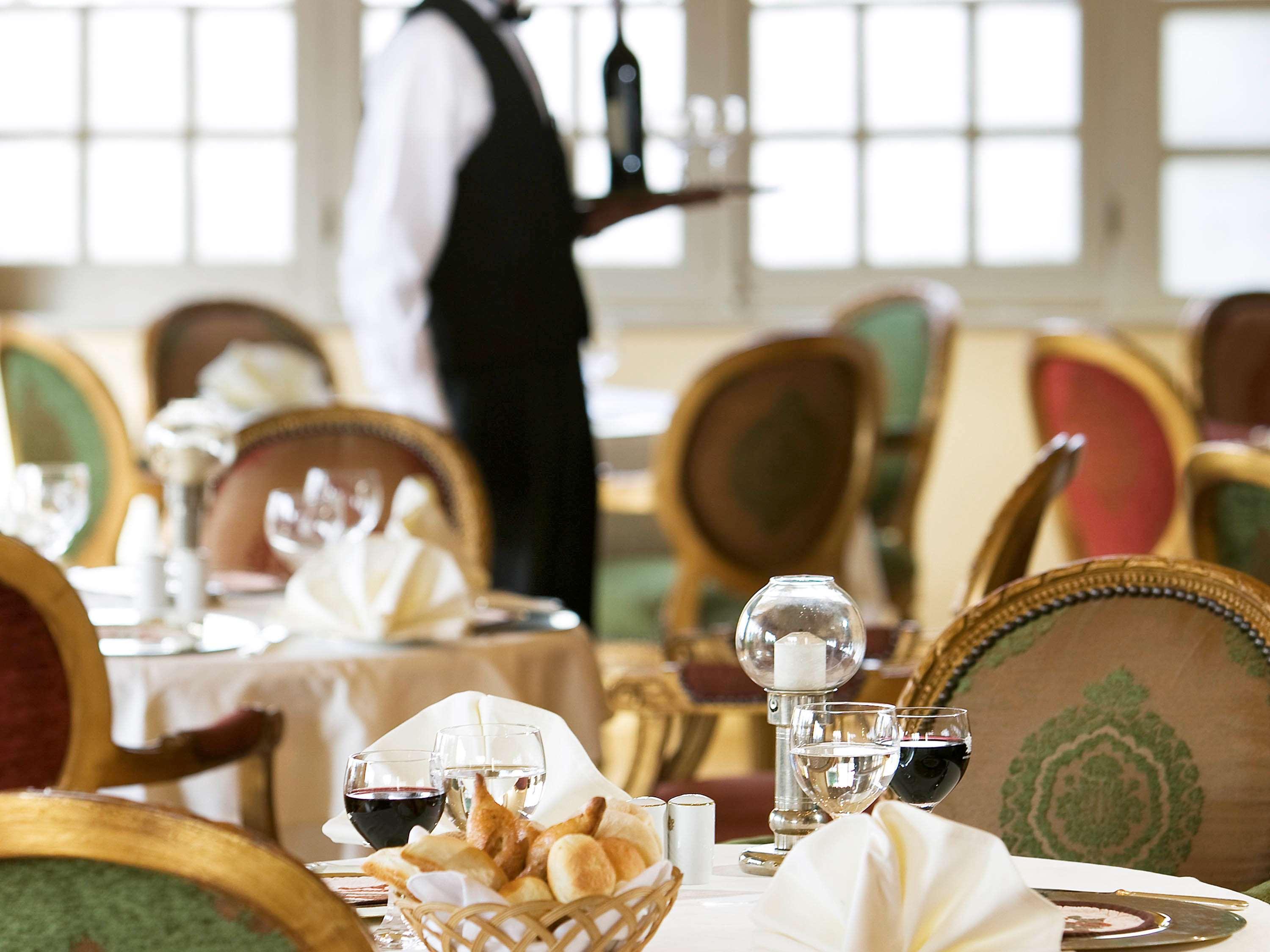 Pavillon Winter Luxor Hotel Bagian luar foto A restaurant