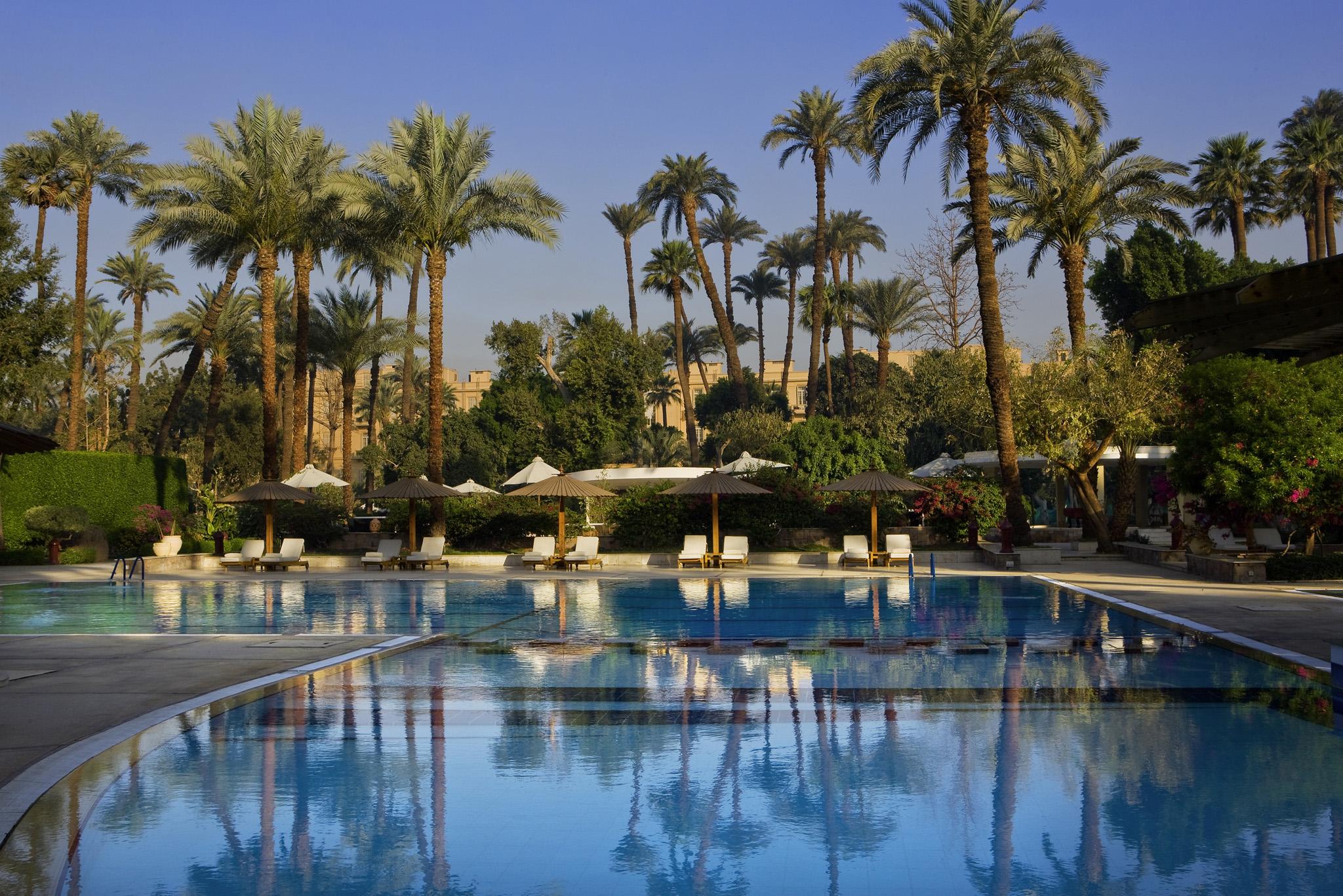 Pavillon Winter Luxor Hotel Bagian luar foto The pool at the Four Seasons Hotel, Cairo