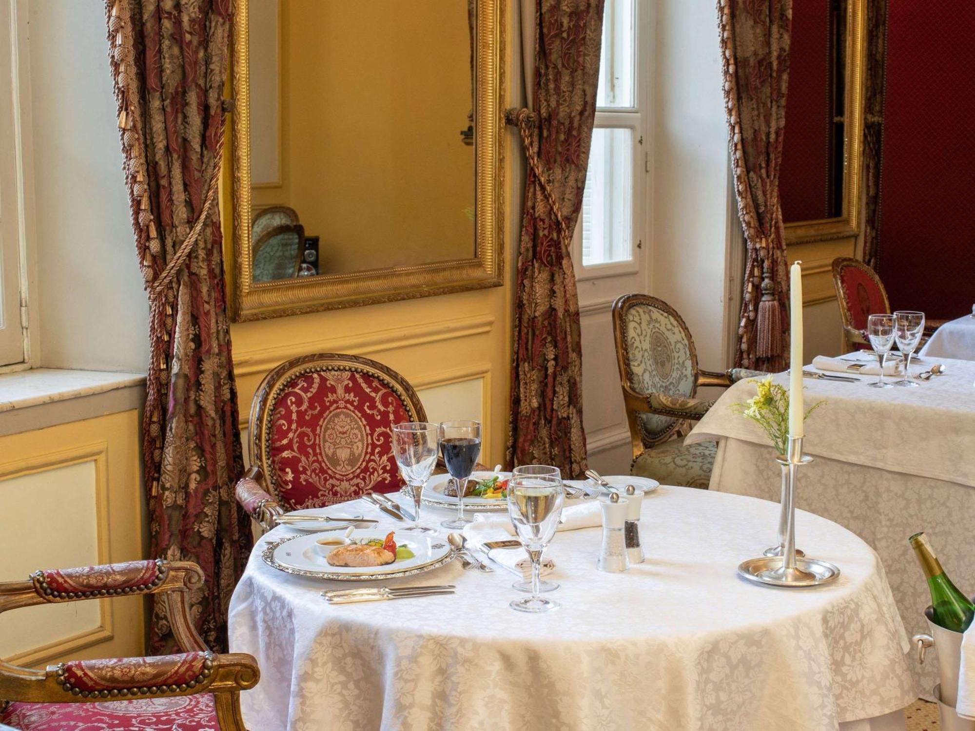 Pavillon Winter Luxor Hotel Bagian luar foto The restaurant