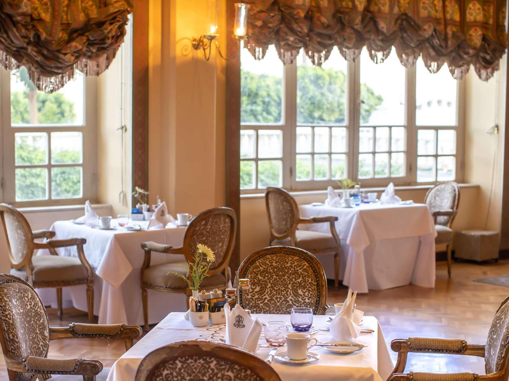 Pavillon Winter Luxor Hotel Bagian luar foto The restaurant