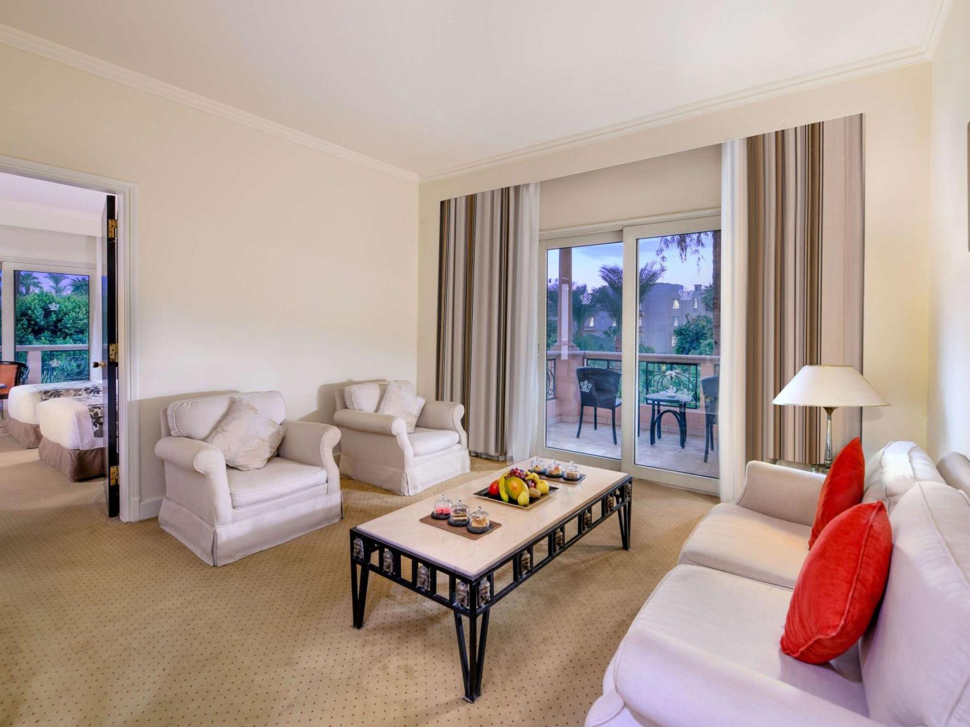 Pavillon Winter Luxor Hotel Bagian luar foto