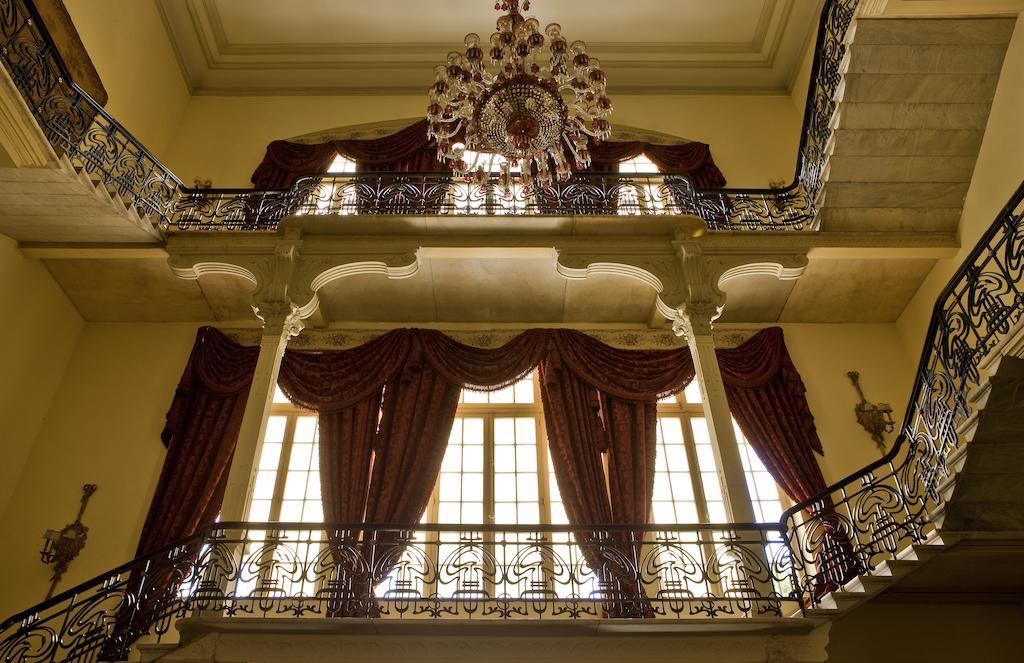 Pavillon Winter Luxor Hotel Bagian luar foto The interior of the hotel