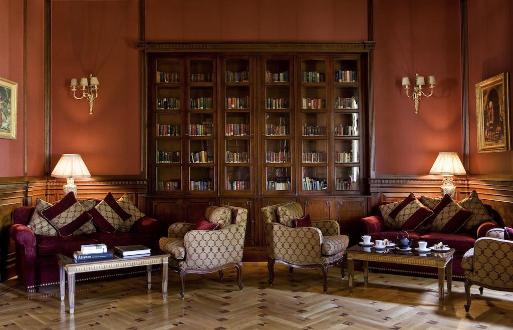 Pavillon Winter Luxor Hotel Bagian luar foto Library