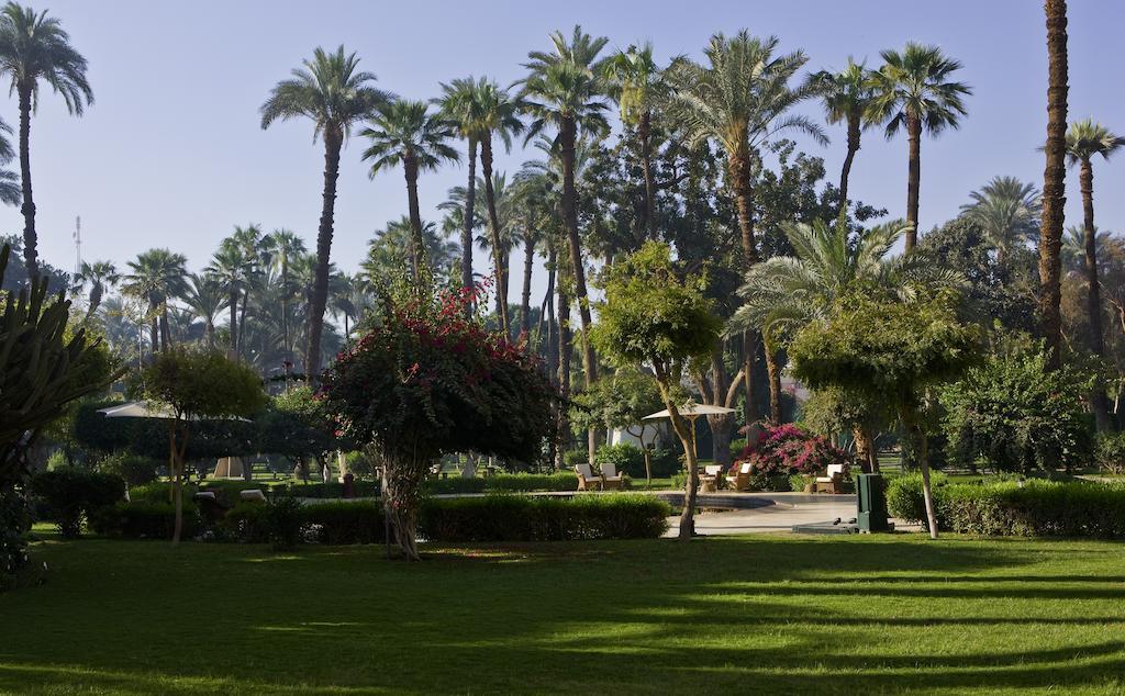 Pavillon Winter Luxor Hotel Bagian luar foto The grounds of the Desert Garden